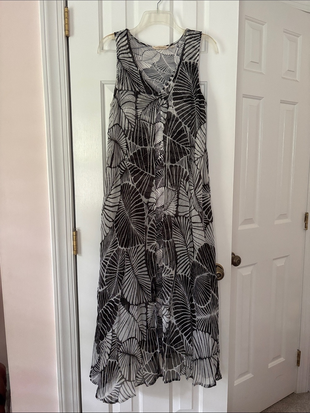 Black & White Printed Sleeveless Maxi Dress